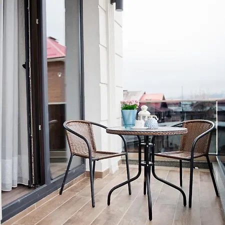 романтика Hotell Sŭrnitsa