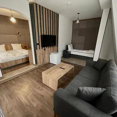 Hotell романтика Sŭrnitsa